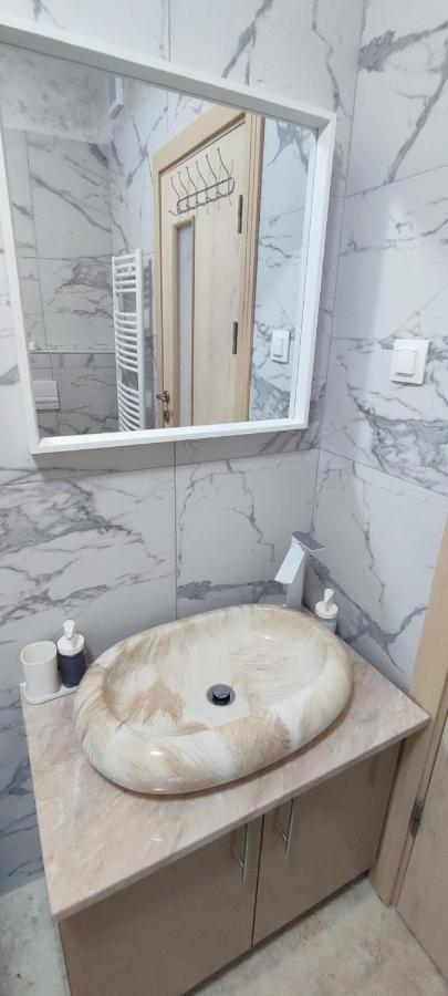 Jacuzzi Belle View Sinaia-Free Parking Apartment Bagian luar foto